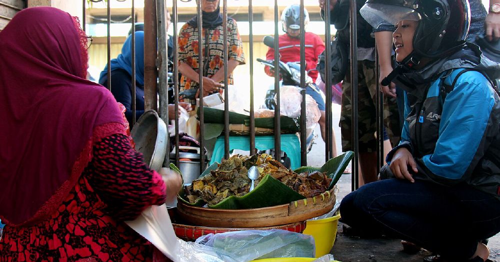 Key points: How to Navigate Pasar Besar Malang: A Practical First-Timer's Guide